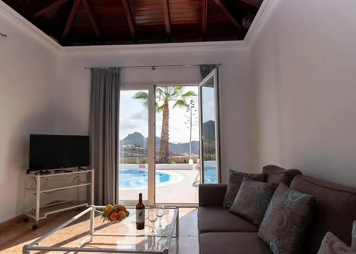 Simona. Peaceful 3 Bedroom Villa. Villa Chayofa