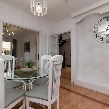 빌라 Simona. Peaceful 3 Bedroom Villa. Chayofa