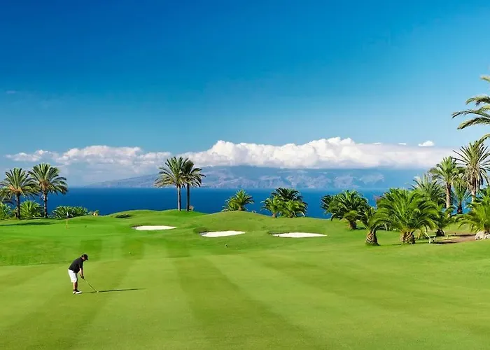 ヴィラ Simona. Peaceful 3 Bedroom Villa. Chayofa